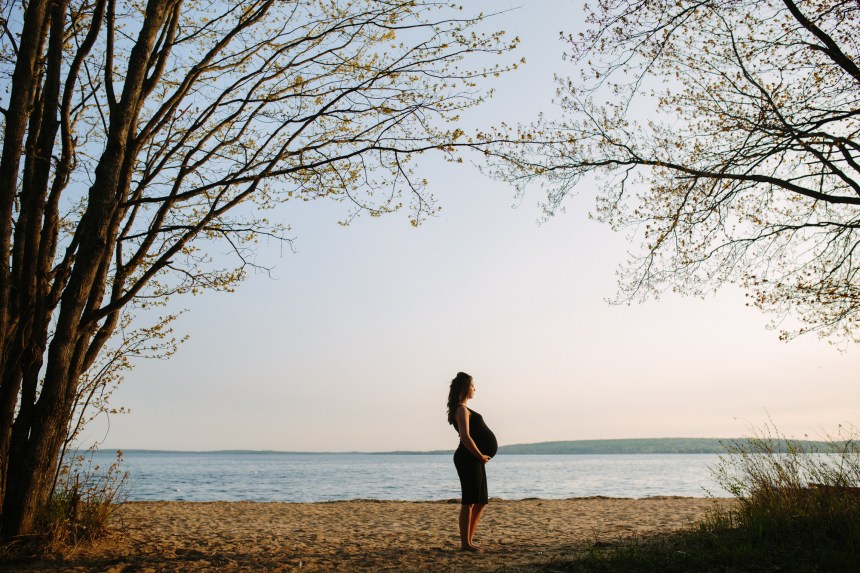 Muskoka Maternity Photographer